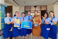 Tim Putri Bersama Pelatih